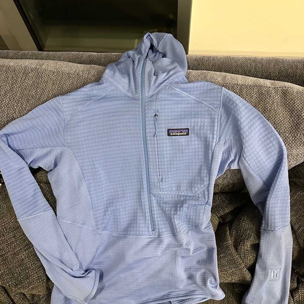 Patagonia R1 Hooded half zip Jacket